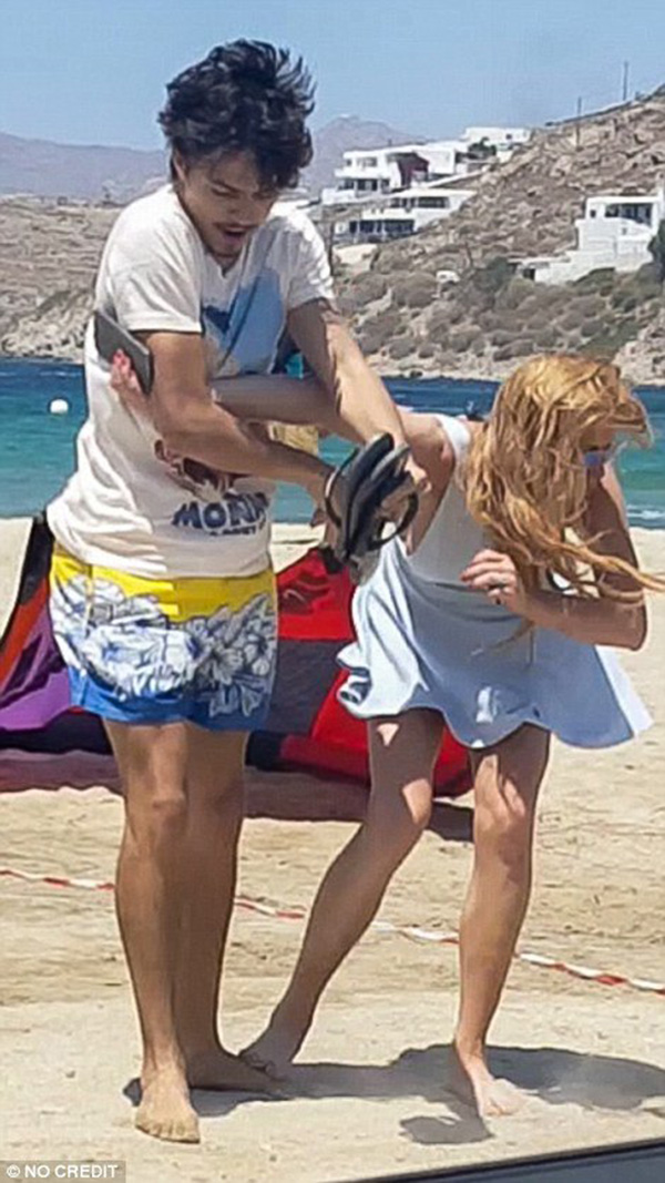 Lindsay Lohan Was Caught In A Beach Fighting With Her Fiance