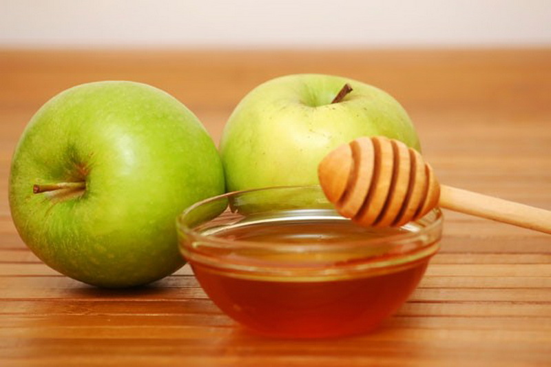 Apple, Honey and Mint Face Pack